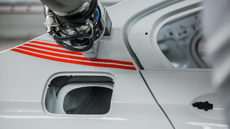 Dürr's Overspray-Free Painting System