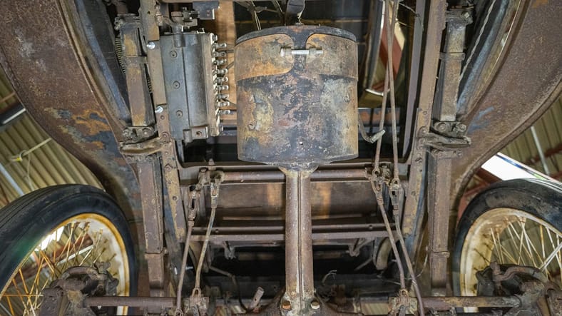 Milburn Electric Model 27L Brougham