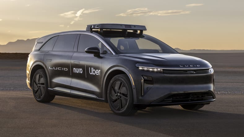 The Lucid Gravity With Nuro Driver Techology