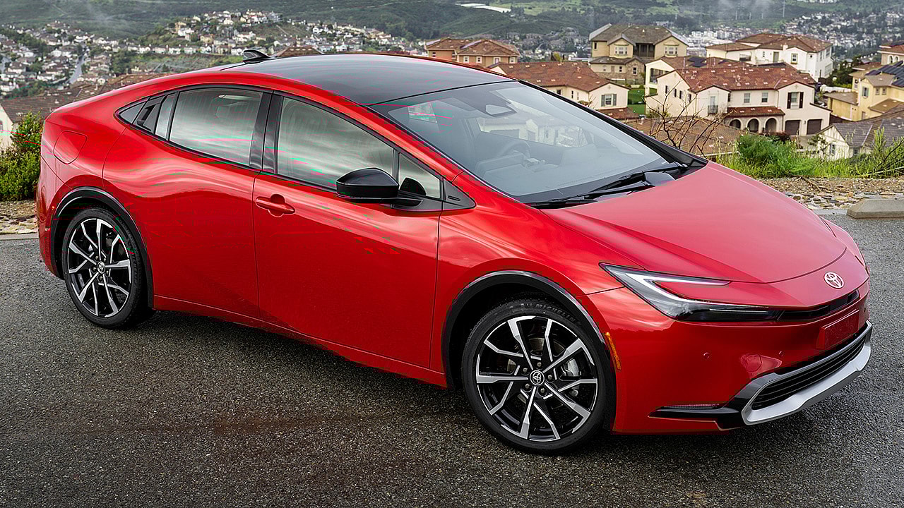 2025 Toyota Prius PHEV