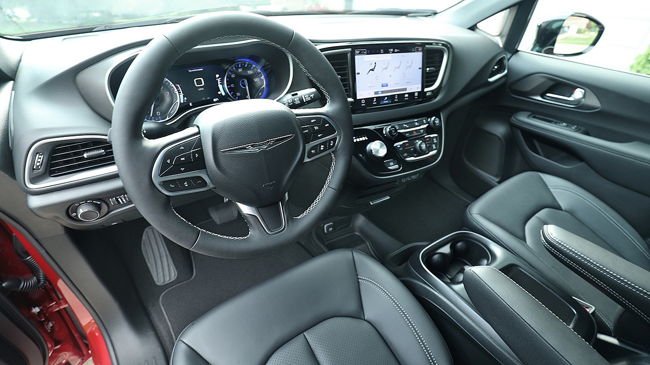 2025 Chrysler Voyager