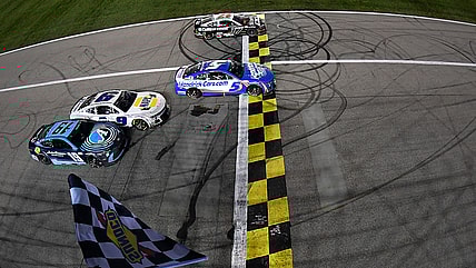 Kyle Larson wins at Kansas in 2024