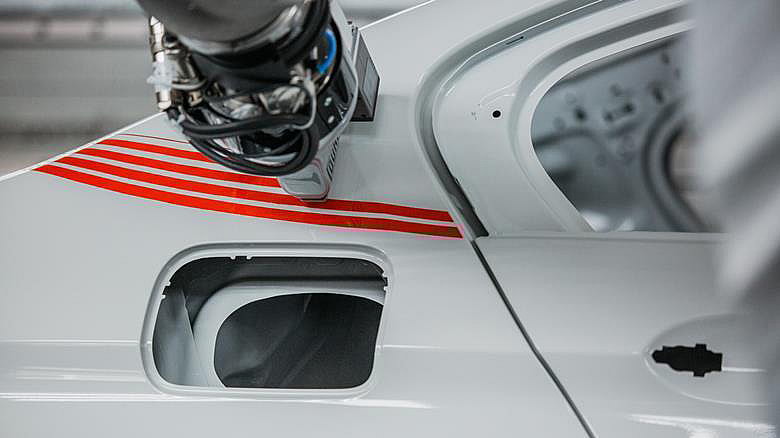 Dürr's Overspray-Free Painting System