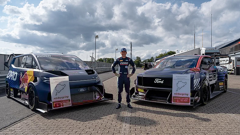 Ford SuperVan 4.2 and F-150 SuperTruck