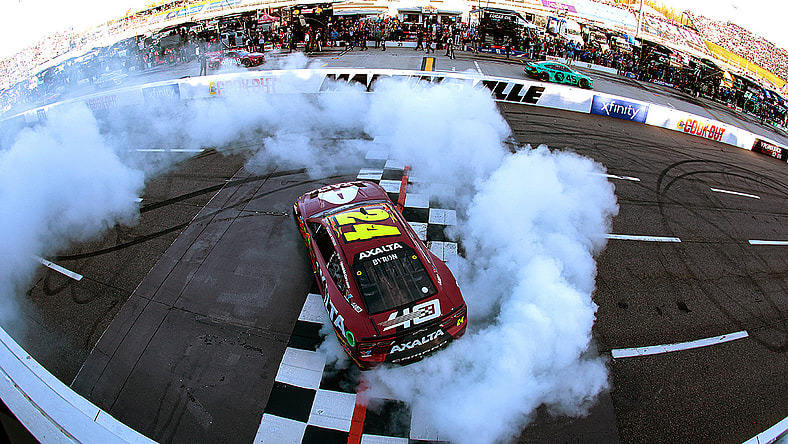 byron martinsville burnout
