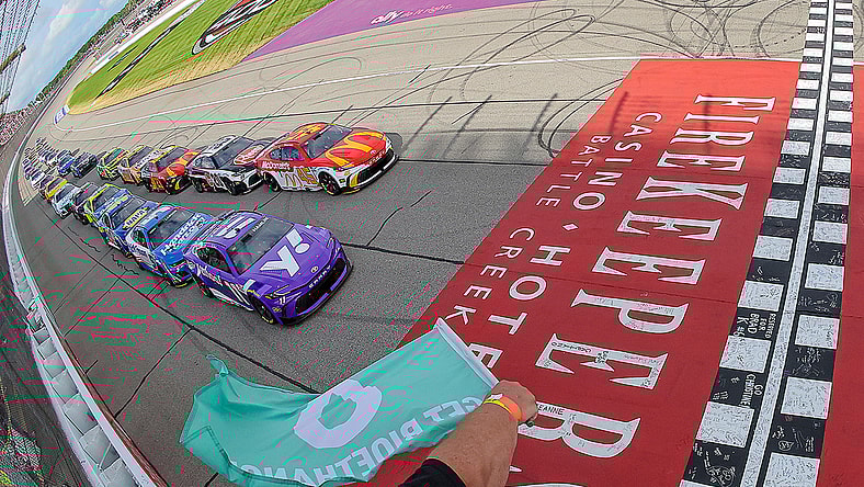 NASCAR Cup Series FireKeepers Casino 400 start