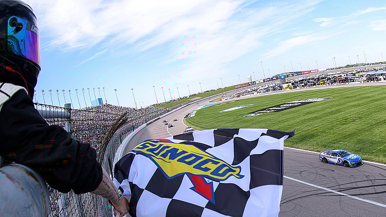 Kyle Larson at Kansas