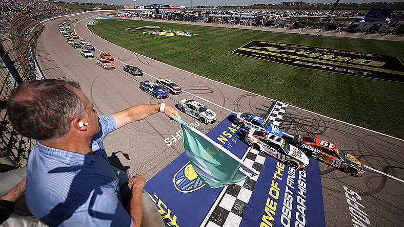 Chase Elliott Winning at Kansas