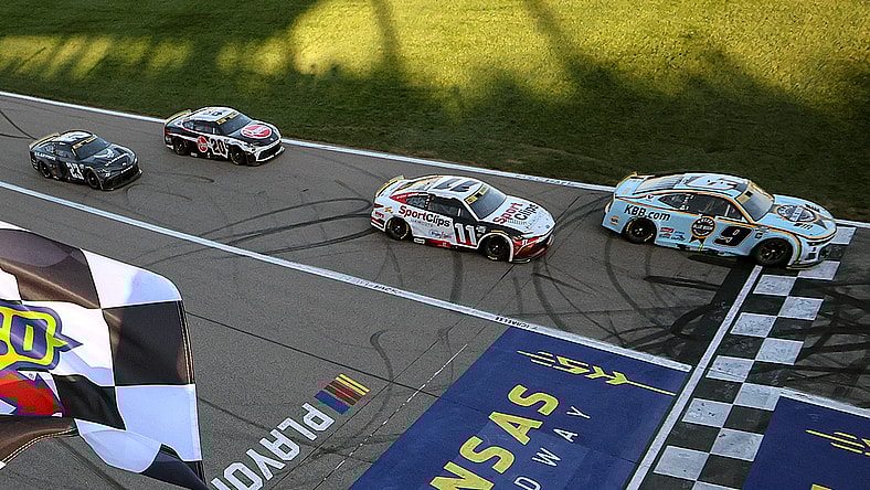 The Hollywood Casino 400 Finish