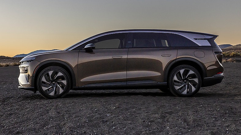 Lucid Gravity Touring