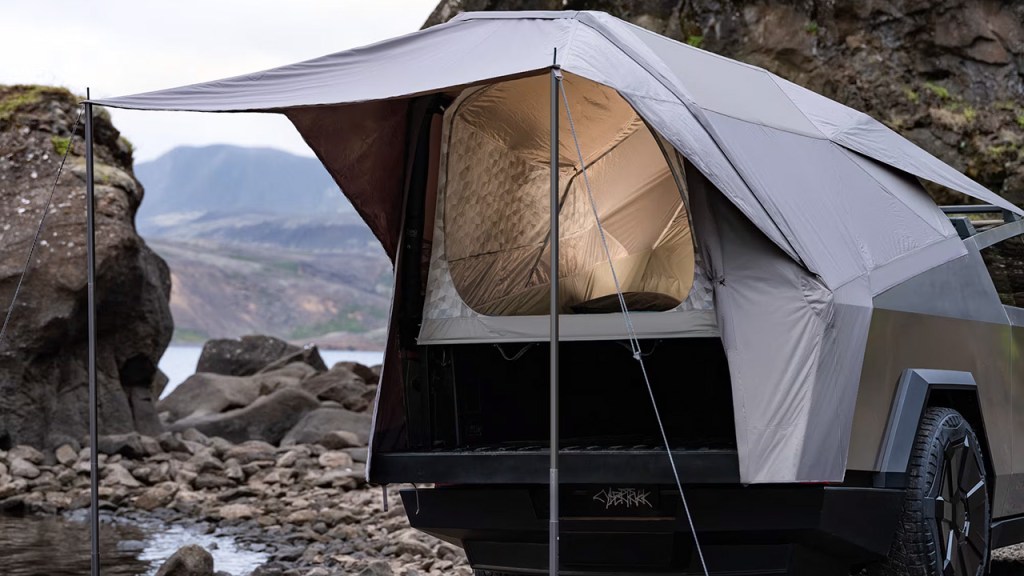 cyber tent rear