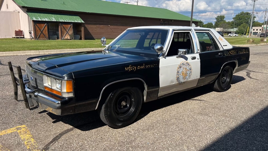 Blues Brothers 2000 car