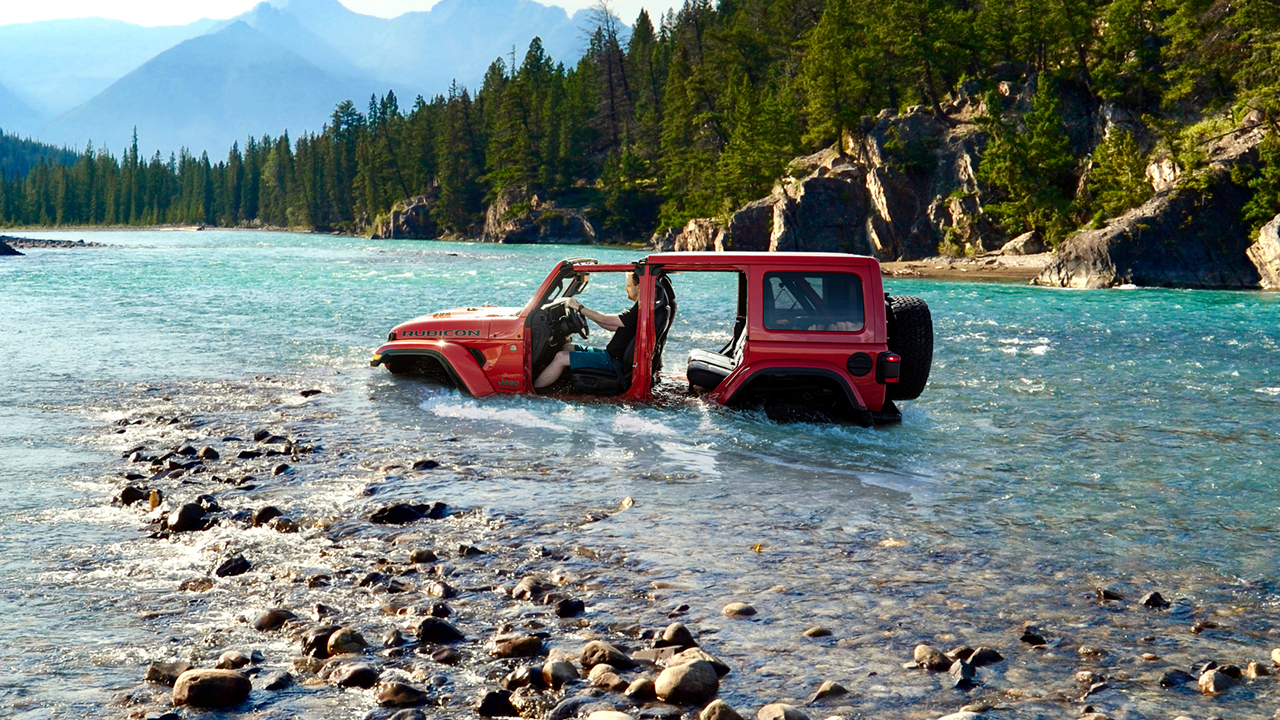 Old School: The 2025 Jeep Wrangler V6 Only Comes With A Stick-Shift Transmission