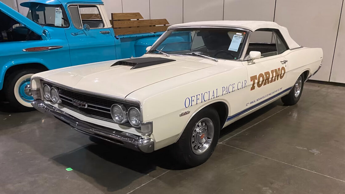 1968 Ford Torino GT Indy 500 Pace Car replica