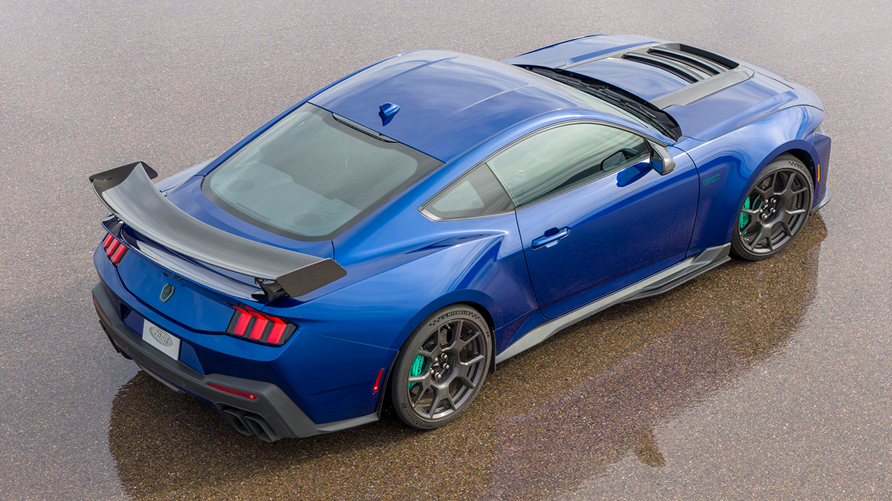 Mustang Dark Horse SC