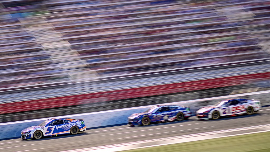 justin allgaier hendrick motorsports car