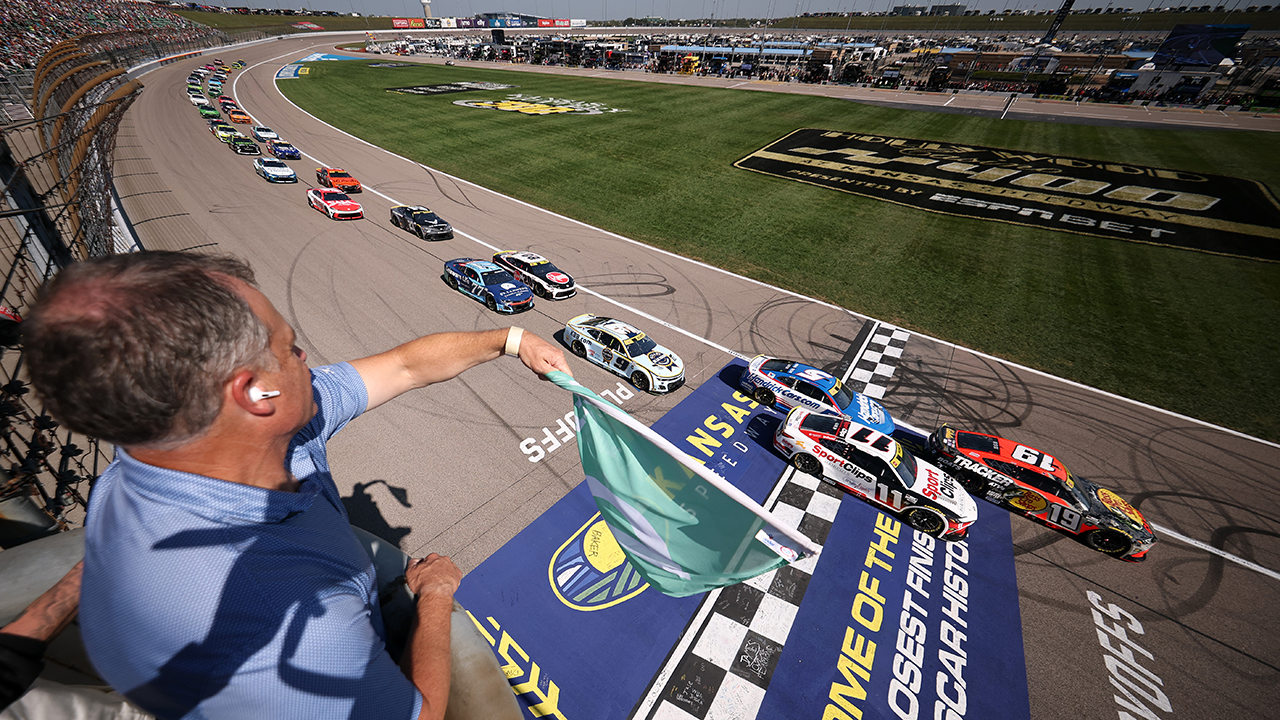 Chase Elliott Winning at Kansas