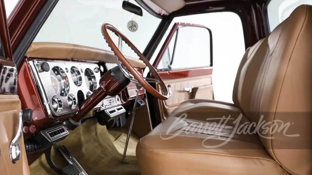 1972 Chevrolet C50 interior