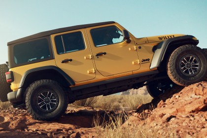 Jeep Wrangler Willys 392 side view