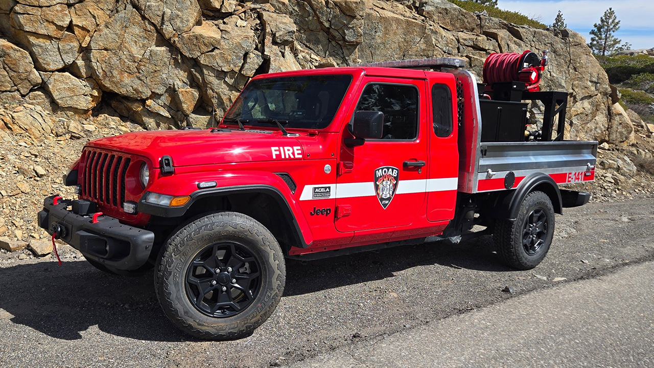 Acela Dispatcher 4x4 Fire Truck