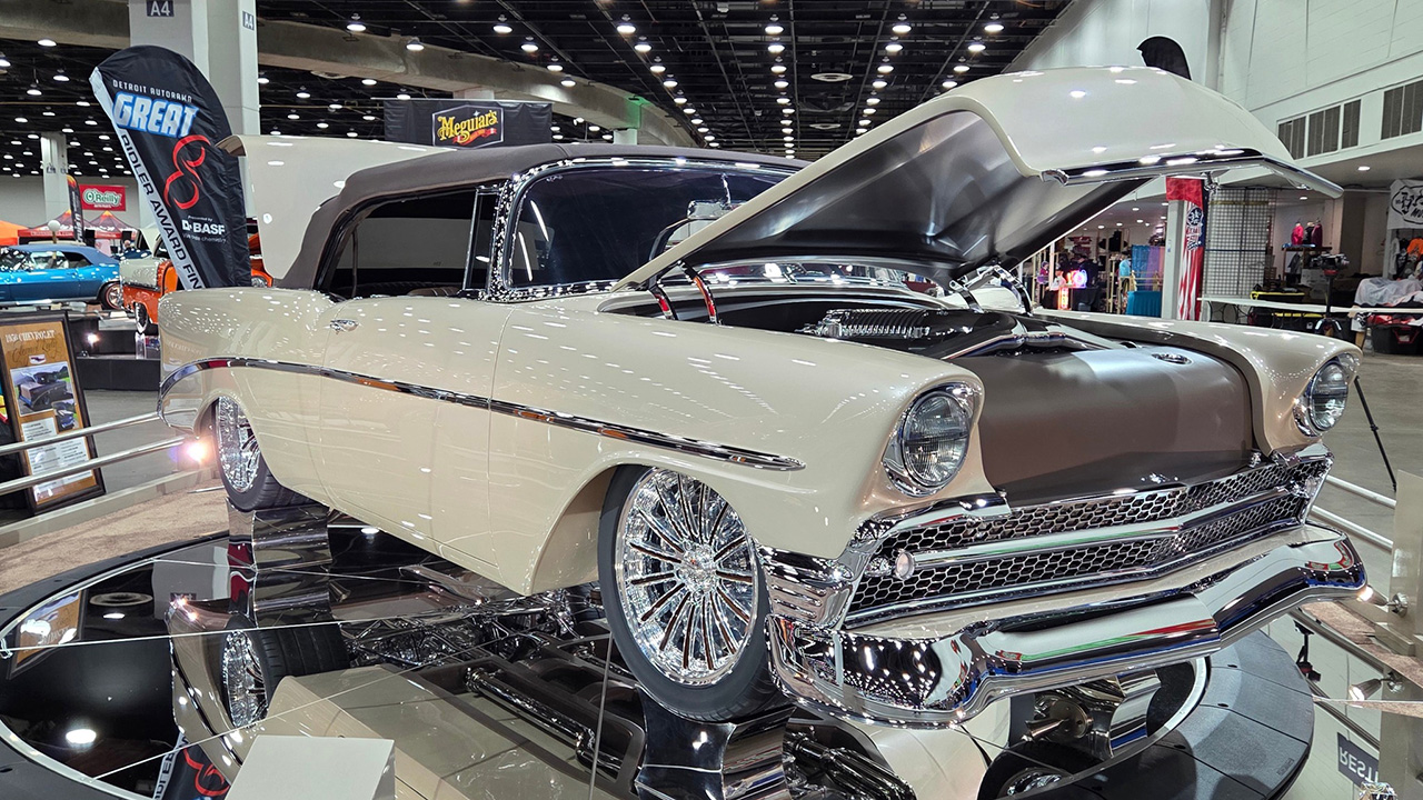 Elegant Lady Chevrolet Bel Air