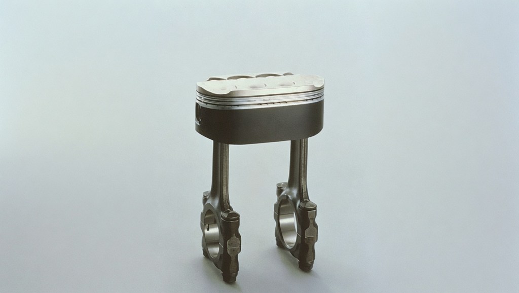 Honda's Oval Piston